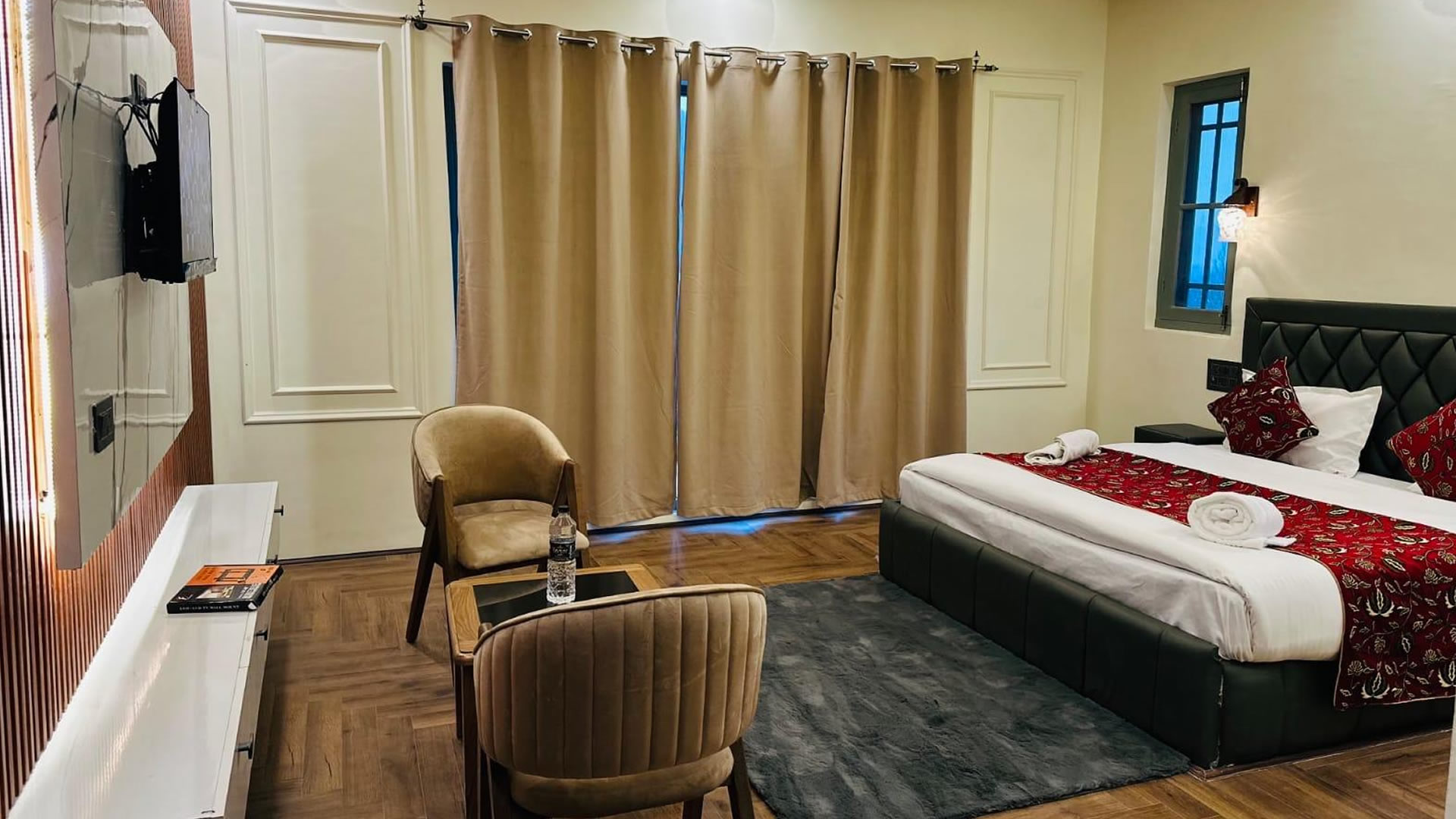 Falcon Heights Hotel